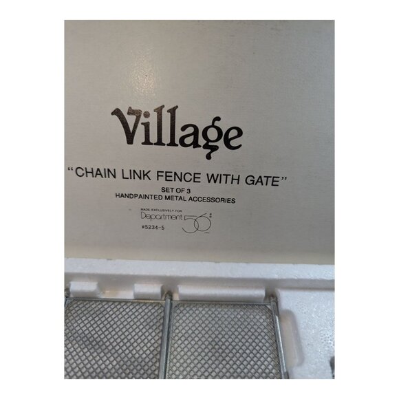 Dept 56 Village Chain Link Fence With Gate Set of 3 5234-5 Metal Accessories - Picture 2 of 3